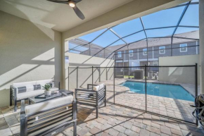 Nautical Drift Retreat With Pool